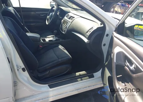 2017 Nissan Altima 2.5 S z USA, uszkodzony, nr VIN 1N4AL3AP8HC215893